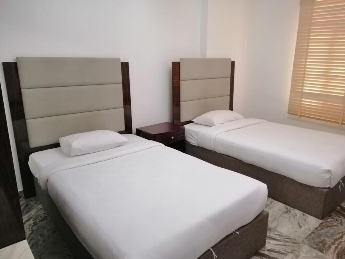 Royal Suite Hotel Apartments Al Huwayl 외부 사진