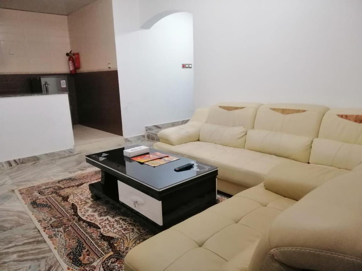 Royal Suite Hotel Apartments Al Huwayl 외부 사진