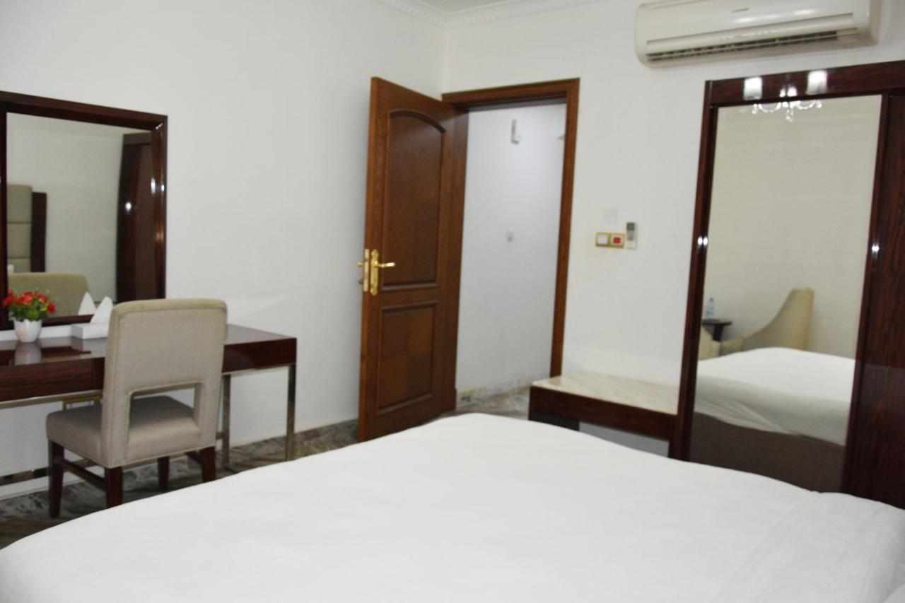 Royal Suite Hotel Apartments Al Huwayl 외부 사진